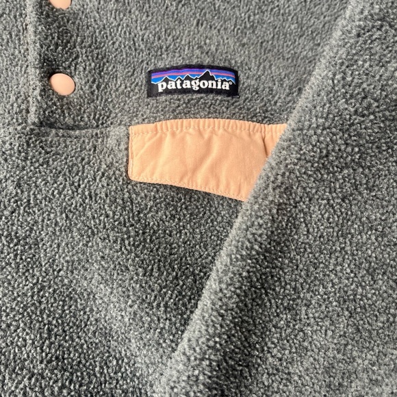 Sold!! Patagonia Men's Turtleneck Sweater in Gray and Tan - Picture 5 of 7